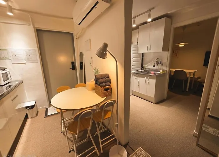 Apartment New 4br 2ba At Gongdeok Arex, 10 Pax Groups, 1f, Luggage